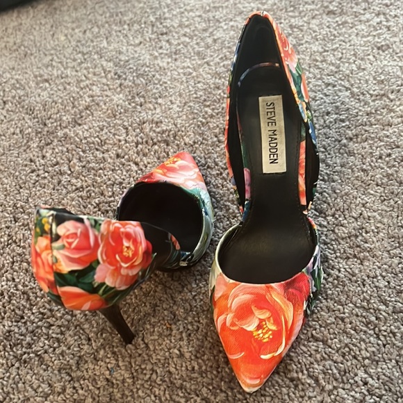 Night out with matching purse and heels - Picture 3 of 4